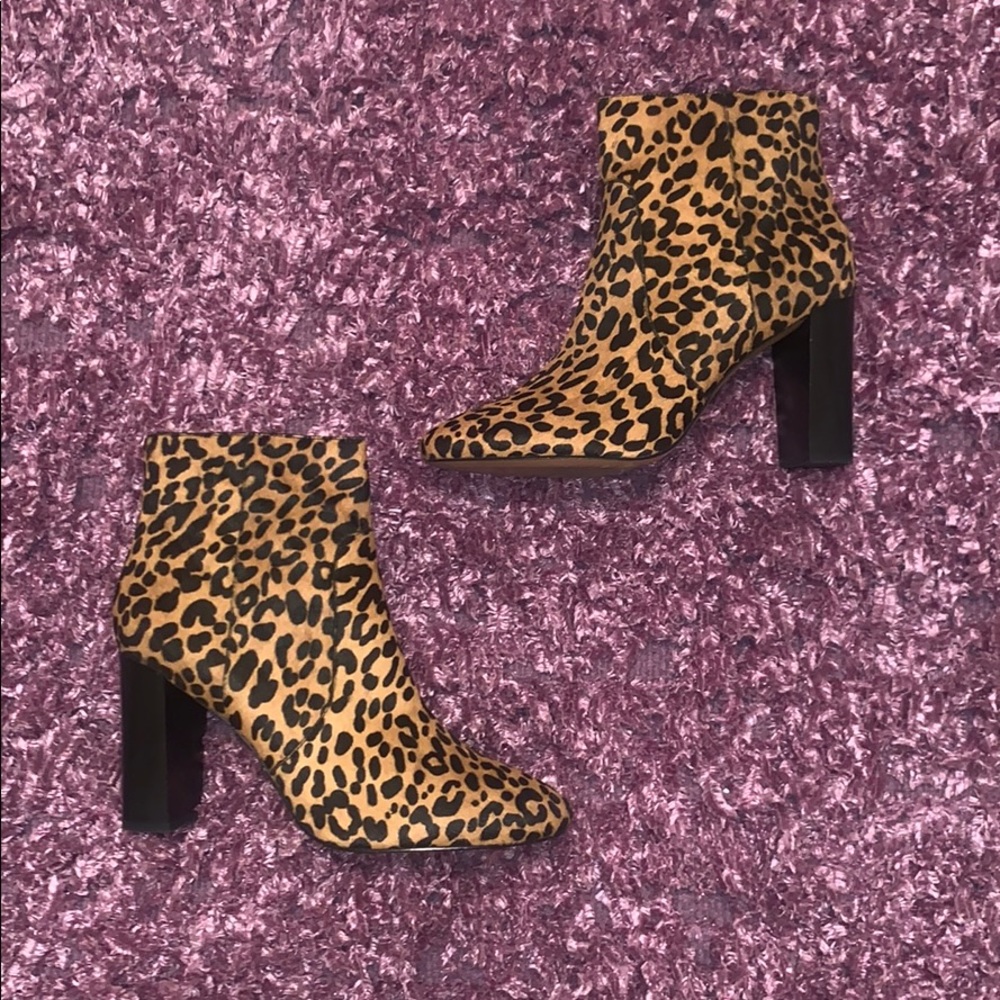 Banana Republic Cheetah Print Booties